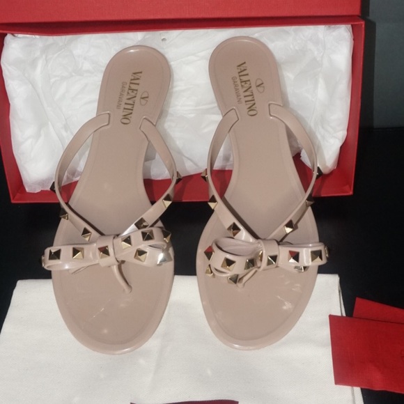 nordstrom valentino flip flops